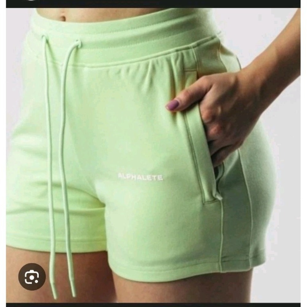Alphalete Spring Green Essential Core Shorts Medium New